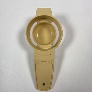 Vintage Tupperware Tan Egg Separator 779-7 Yolkster Gadget Party Give-Away